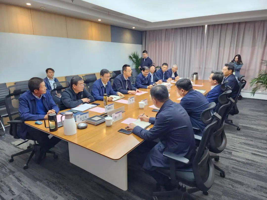 产业链,专门拜访中铝新材料总部,与中铝新材料总经理董晓辉等进行座谈