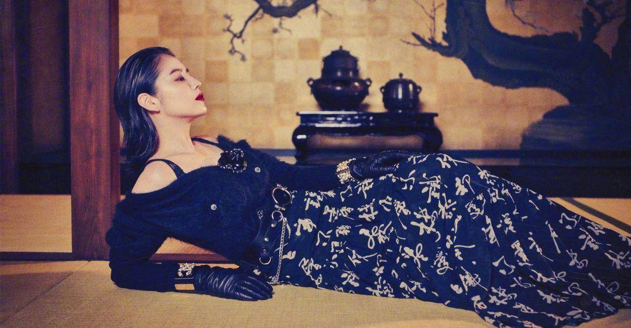 唐探3的"新舅妈"小林酱,身材好大长腿笑容甜,与林志玲是对手_英英