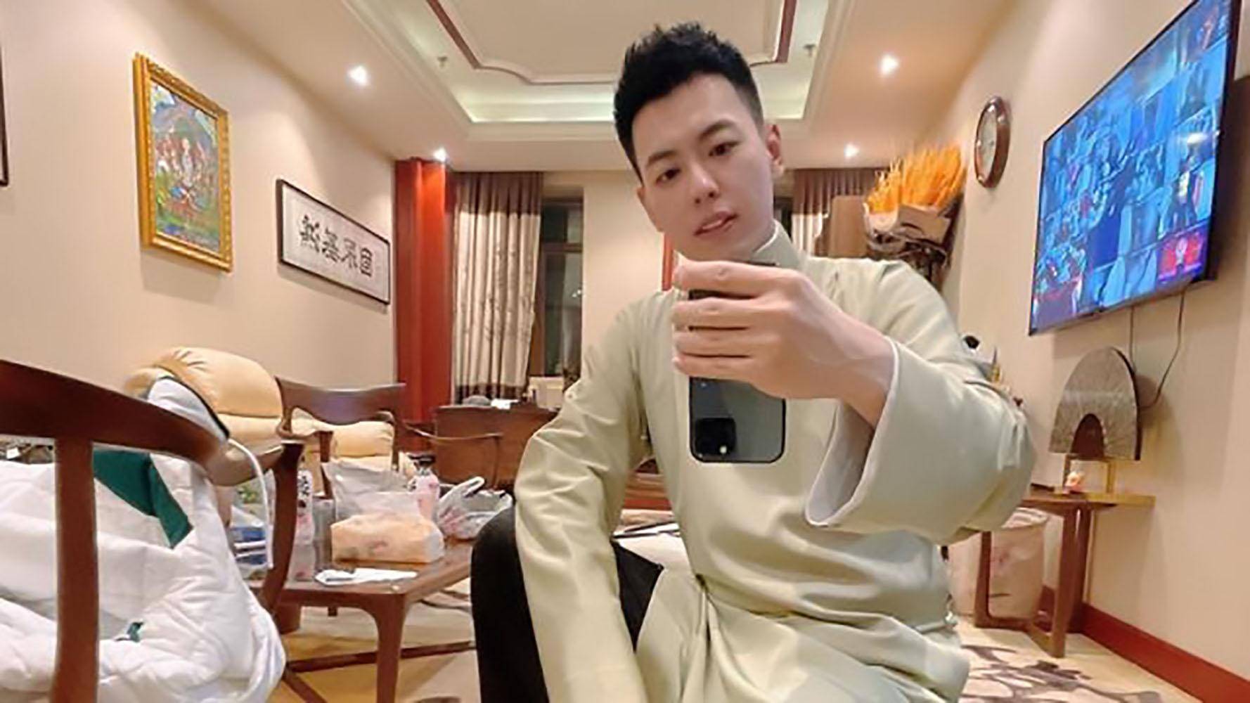 德云社靳鹤岚:经不起诱惑,不忠诚女粉丝,你的"德"在哪里?