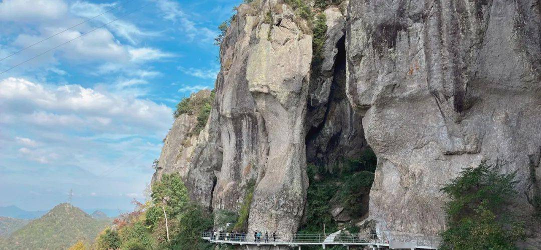 勇者之旅‖11.13穿越十里铁甲龙，探幽露台第一奇洞，怀古明岩寺（欢送团队定造）