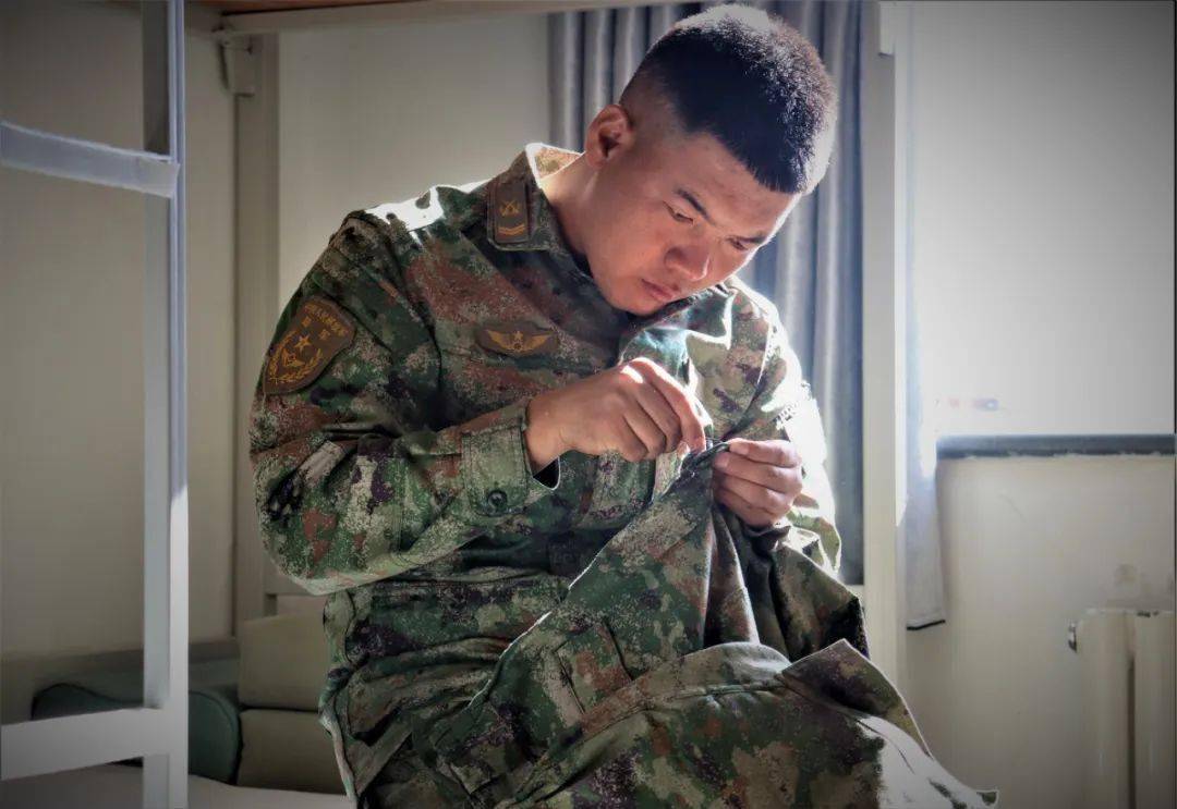 我的班长是一个大暖男_训练_时候_部队