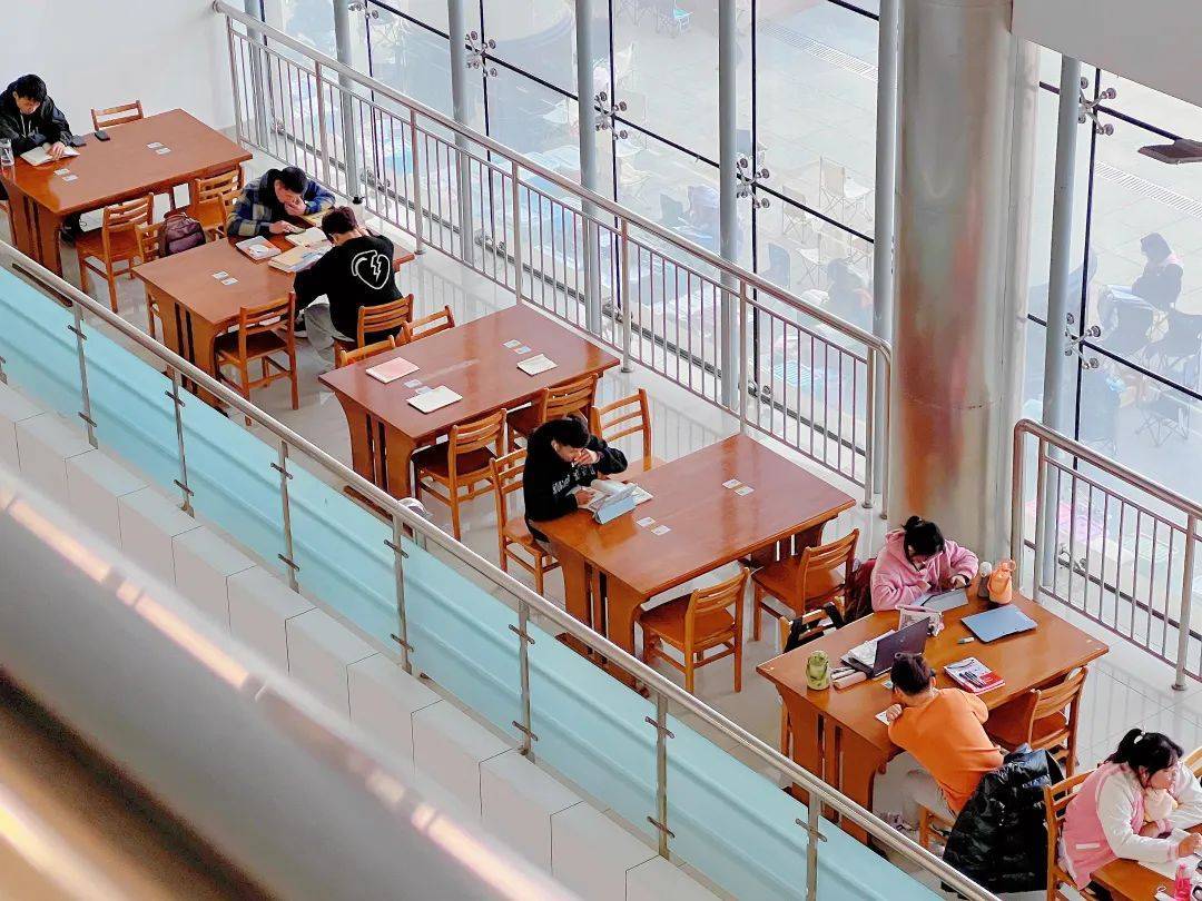 最美大学图书馆 | 齐鲁师范学院:阅读相伴,书香满园,这是故事起始的