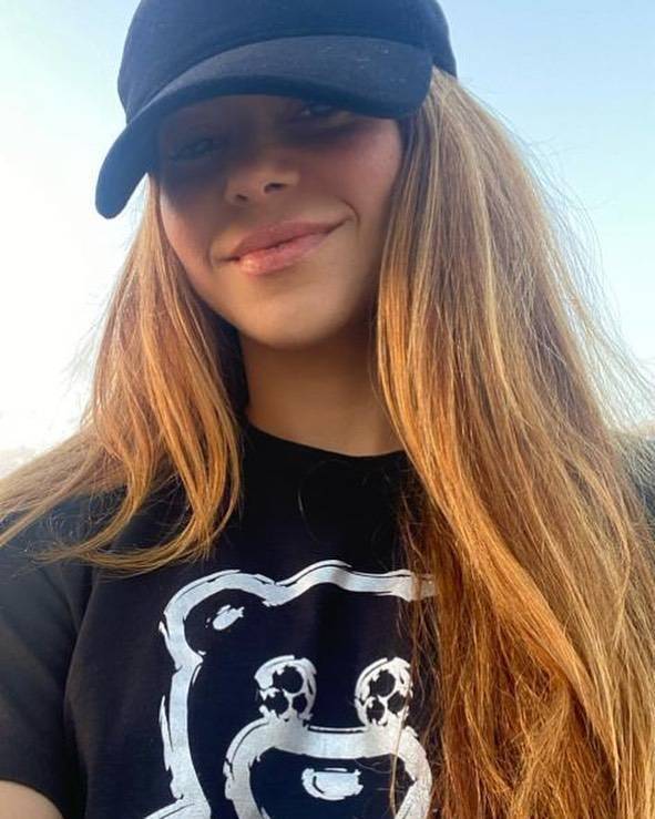 夏奇拉近照↓皮克现女友克拉拉虽然皮克与夏奇拉在一起12年,但两人并