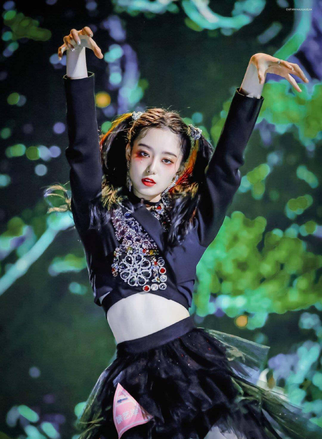 徐艺洋三公舞台造型神似黄子韬粉的漫画形象_网友_时候_公司