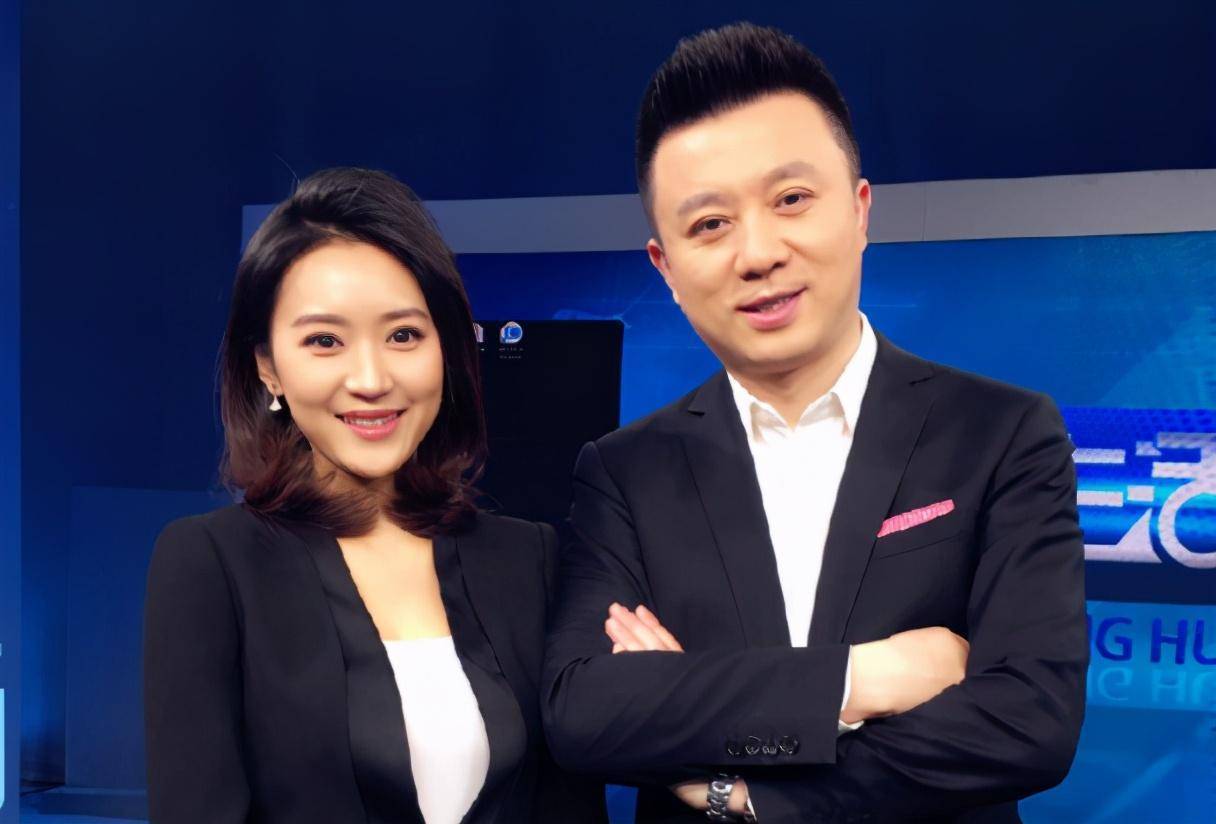 从新闻频道转入综合频道,黄婷婷这个略显青春的名字远没有闻阳听起来