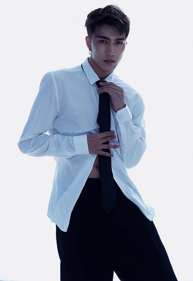 原创"韩美娟"参加创造营,公式照惊艳众人:帅哥,你谁?