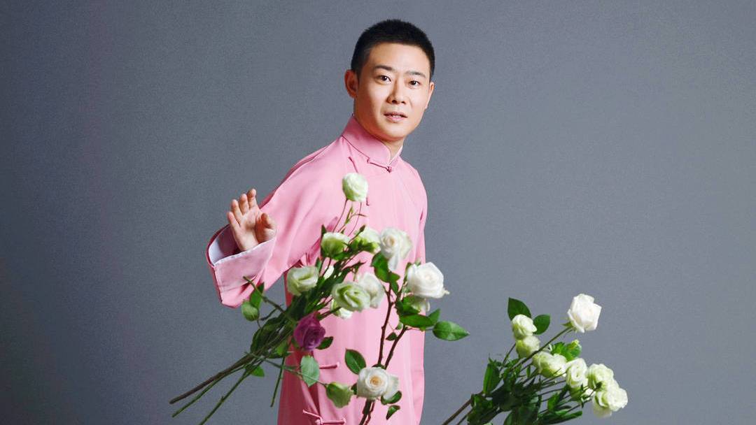 栾云平为相声舞台准备宣传文案,德云社的副总可不是谁都能当的_师娘