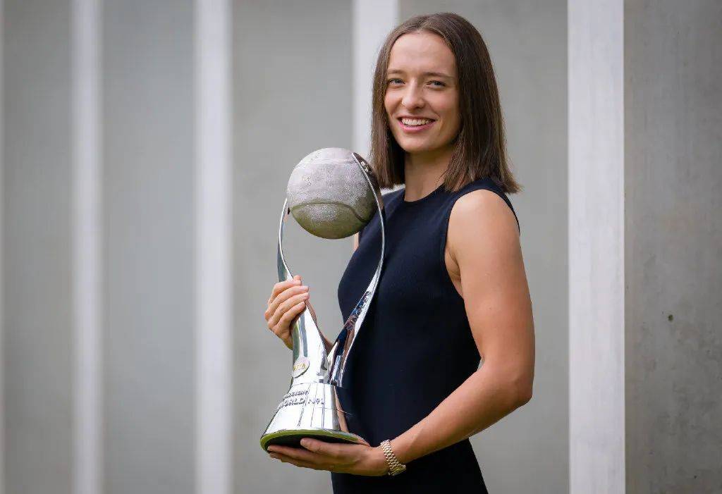 赛季_世界_西尼亚科娃