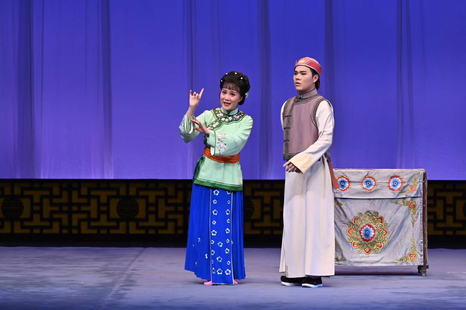 “好演员是在舞台上滚出来的！”26名沪剧新秀天蟾逸夫连演三晚_演出_上海_表演