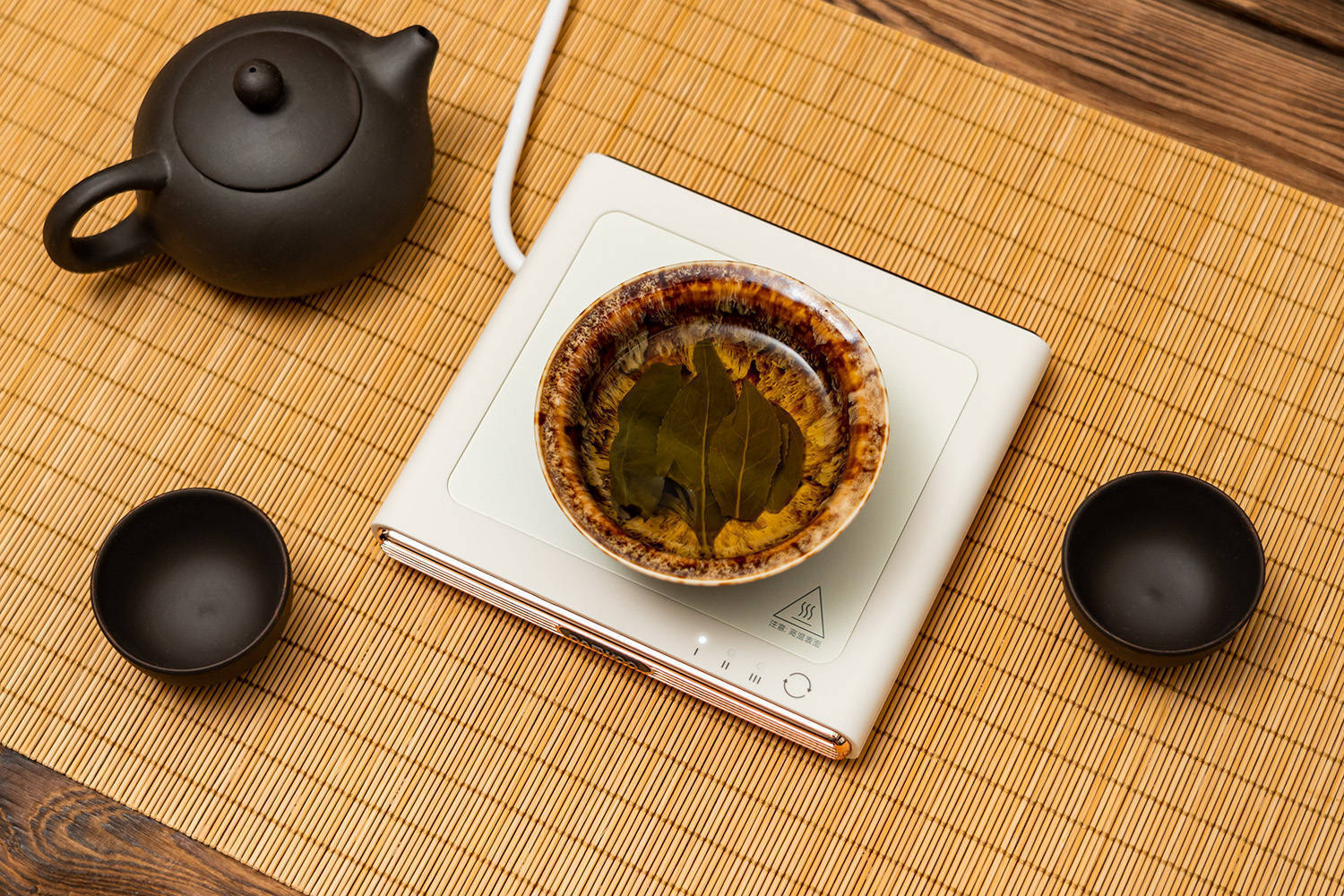 科技如何改变生活？看似不起眼的暖杯垫，寒冷冬日暖胃又暖心