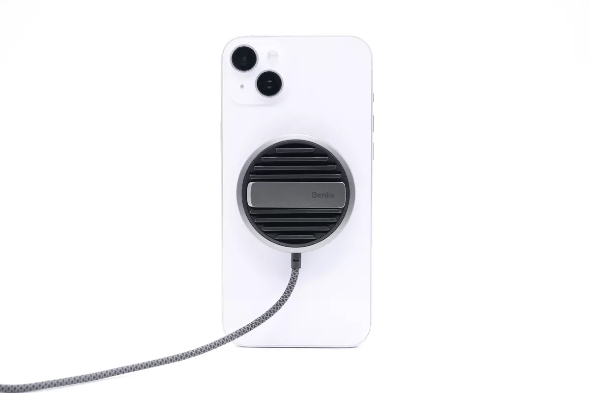 磁吸无线充电器评测:兼容磁吸 iphone,magsafe 认证充电_设计_摄像头