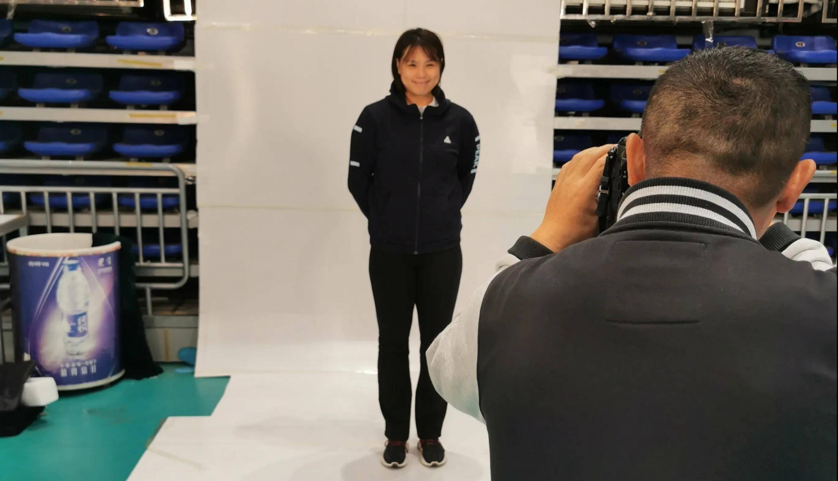 曾春蕾为生活奔波,随北京男排赴河北比赛,生子后肉眼可见的变胖_工作