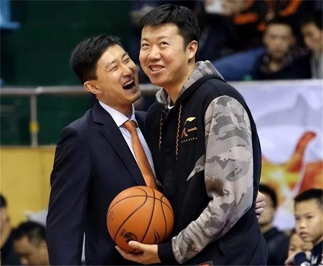 王治郅90后妻子近况:北大硕士毕业!