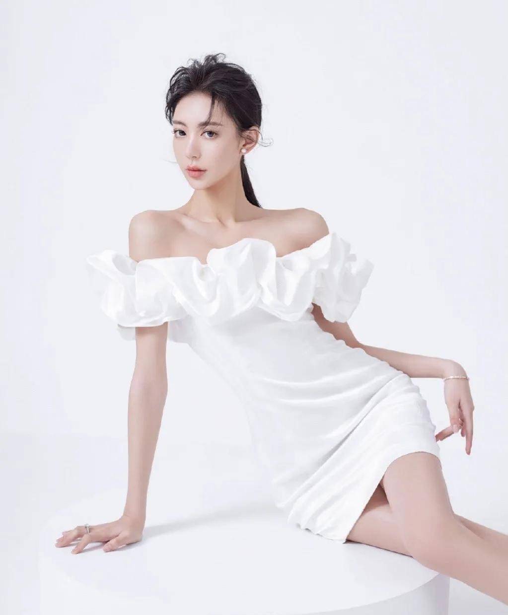 广州最靓的"车模"小姐姐,给你们找到了_宋楠_身材_运动