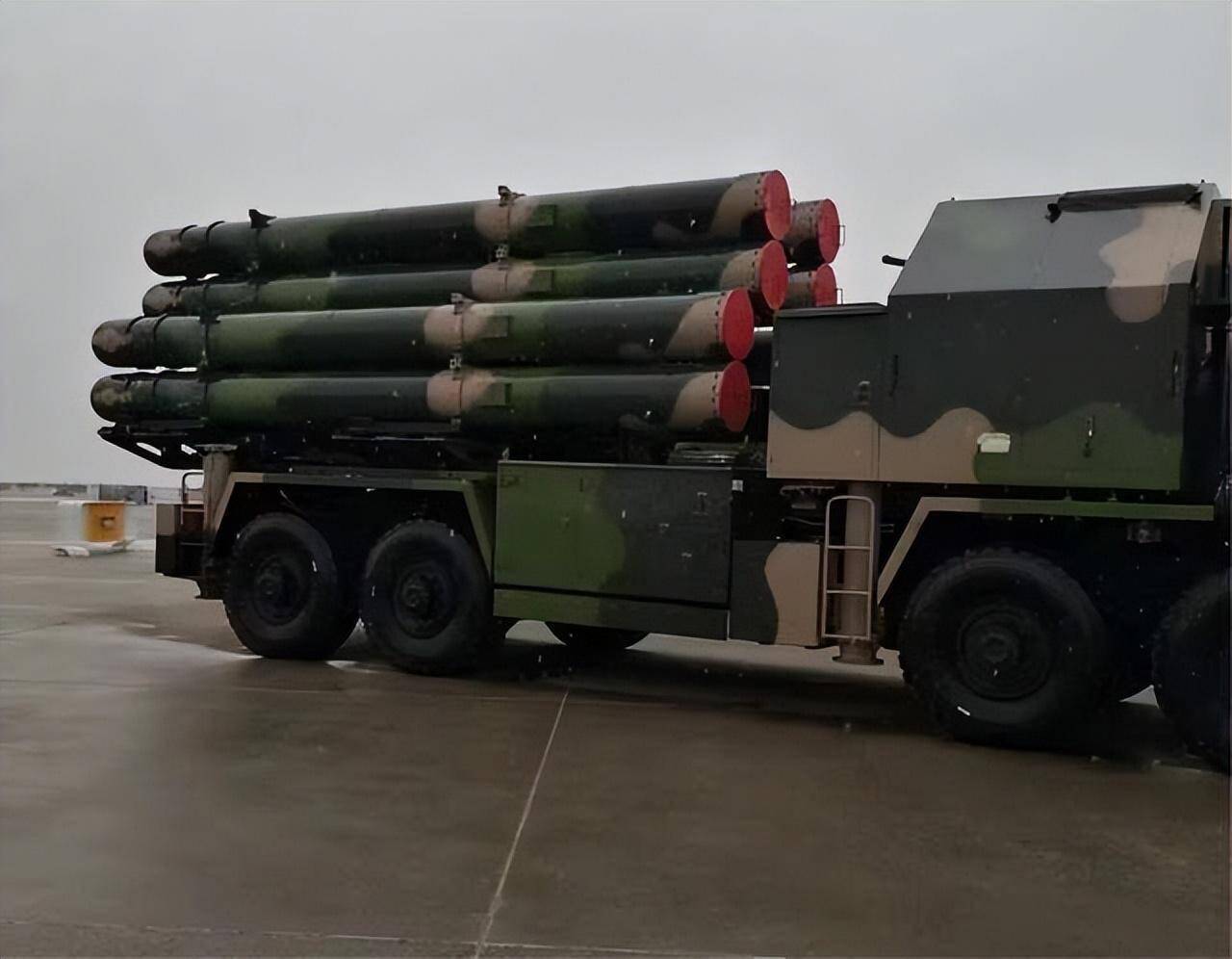 图片:红旗-9b系列中的新型导弹发射车.