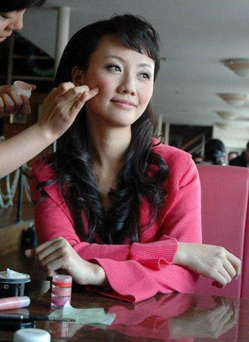 电视“身材最好”的主持人：石琼璘，是个湘妹子，她后来去哪儿啦_罗马_节目_生活
