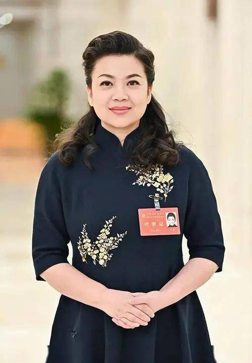 张也:54岁仍单身,和吕继宏相伴21年,友情比爱情更牢固_张行_妈妈_姑娘