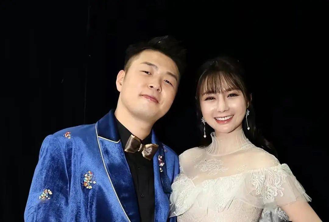 沈梦辰现身支持老公话剧,杜海涛暴瘦变帅幸福难掩,两人力破婚变_感情