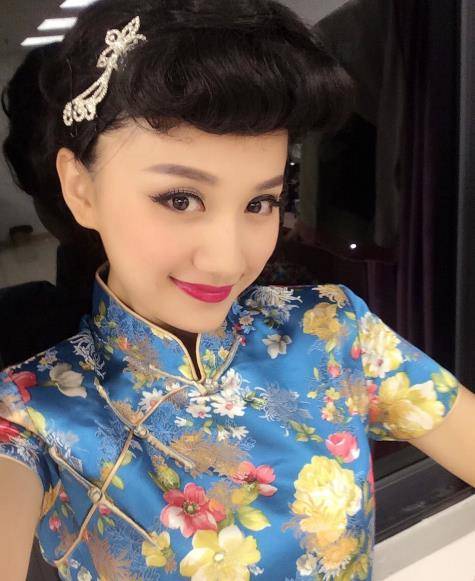 《外来媳妇本地郎》中的"冰冰"龚洁影和"冼师奶"的爱情故事_邝祖乐