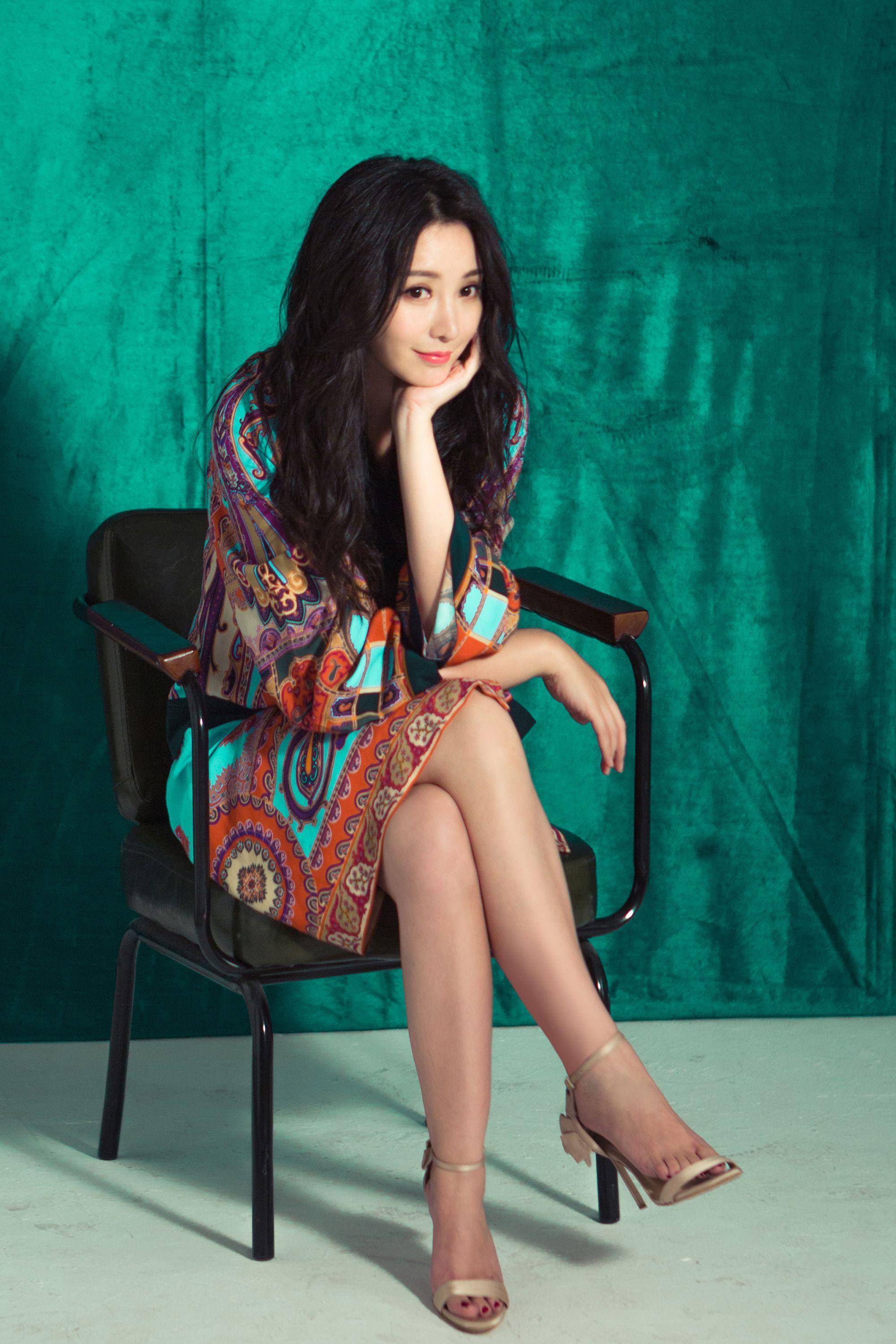 柳岩:顺着天意做事,逆着个性做人_时尚_生活_电影