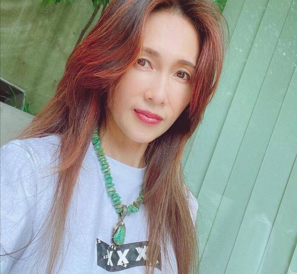 "神颜"工藤静香也难逃衰老!