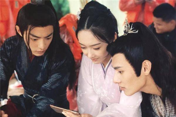 基本上都看过原著了,后来制片人也是直接拿下了这个ip,拍了《陈情令》