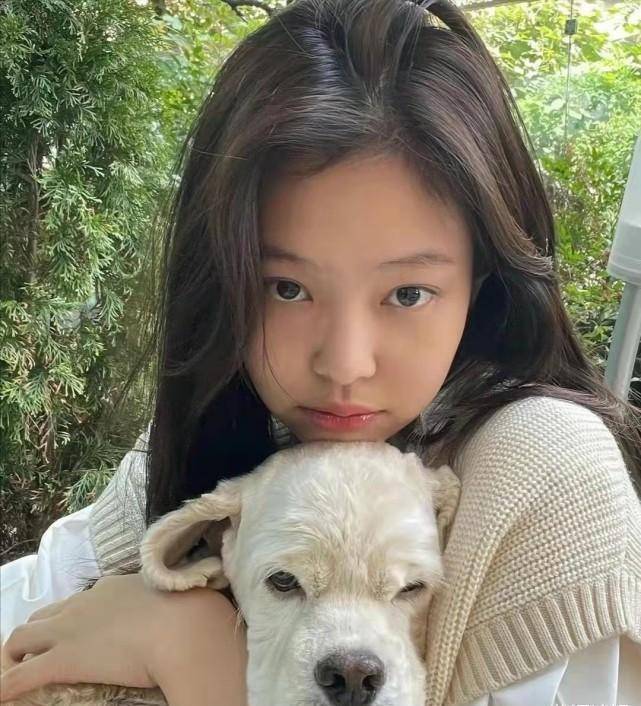 lisa穿钻石吊带,朴彩英登《vogue》_jisoo_rose_jennie