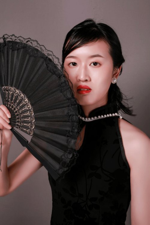 模特子熙:文静淑女气质得以完美的展现_表演_行业_工作