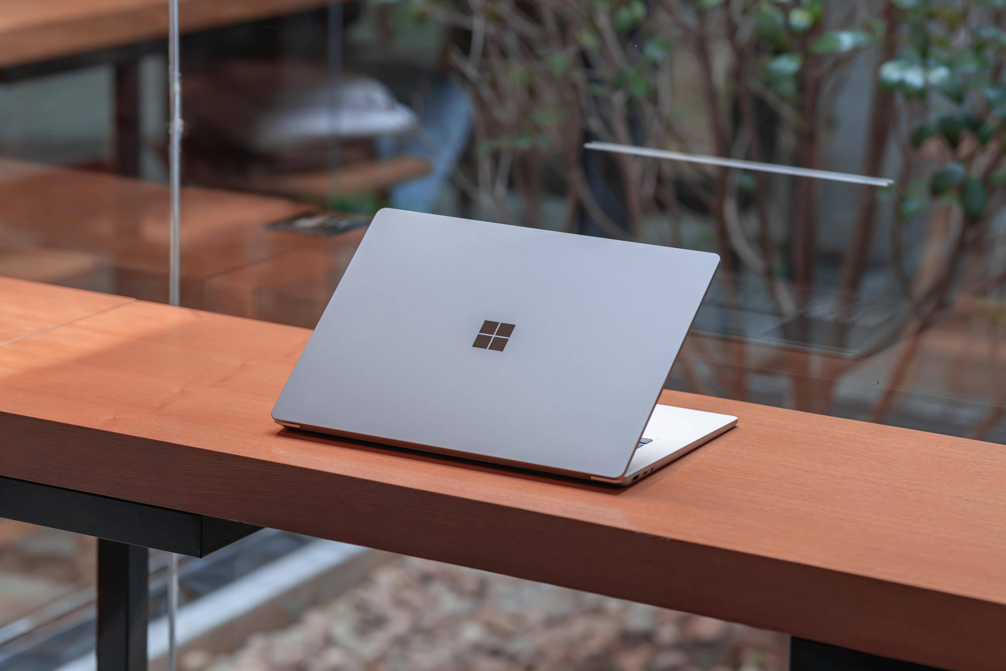 Surface Laptop 5 详测：模具延续经典，配置常规升级，性能表现亮眼