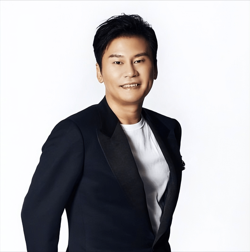 因胁迫他人作伪证,梁铉锡被要求判处三年,曾因参与海外赌博被罚