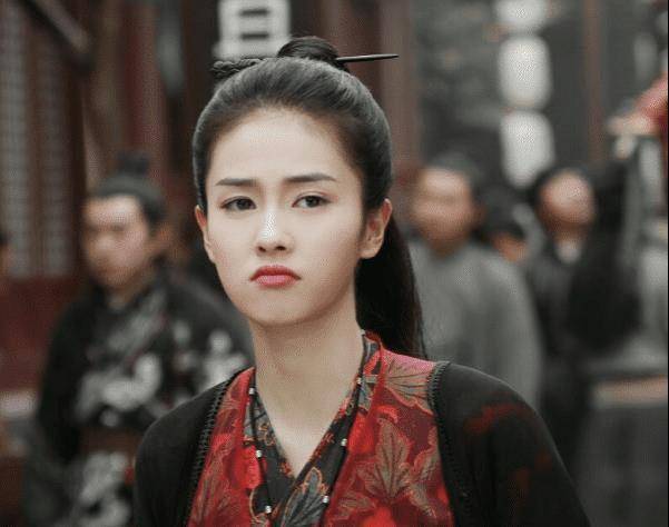 观众一年一个"女鹅",去年是袁冰妍,今年是粉丝千万的她?