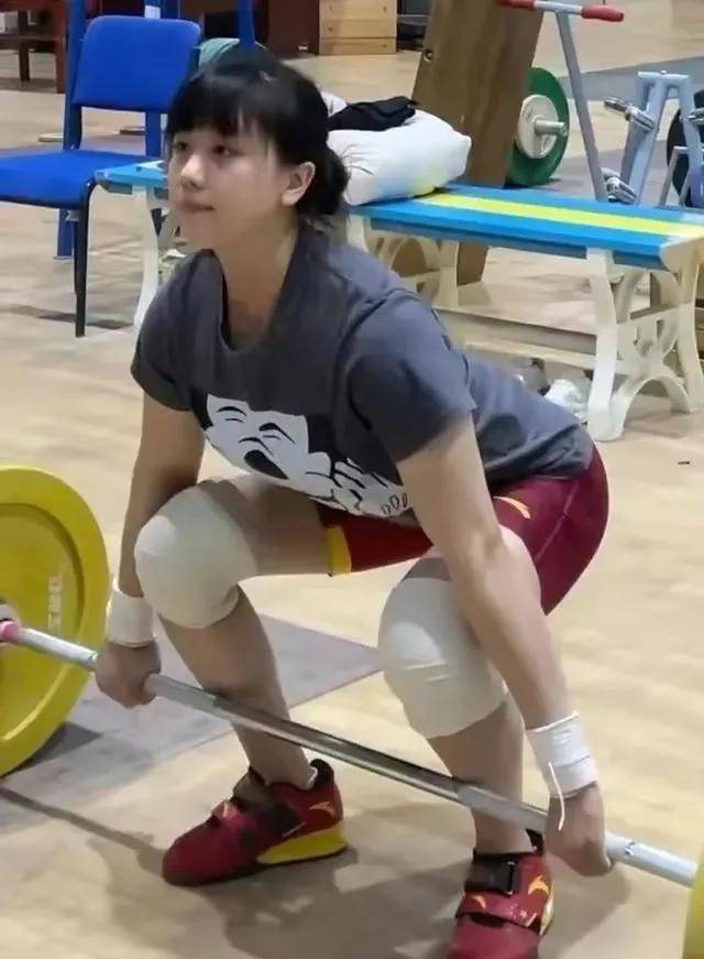 过分强调举重冠军李慧珍是大美女,这也是一种审美歧视吗?_漂亮_因为_