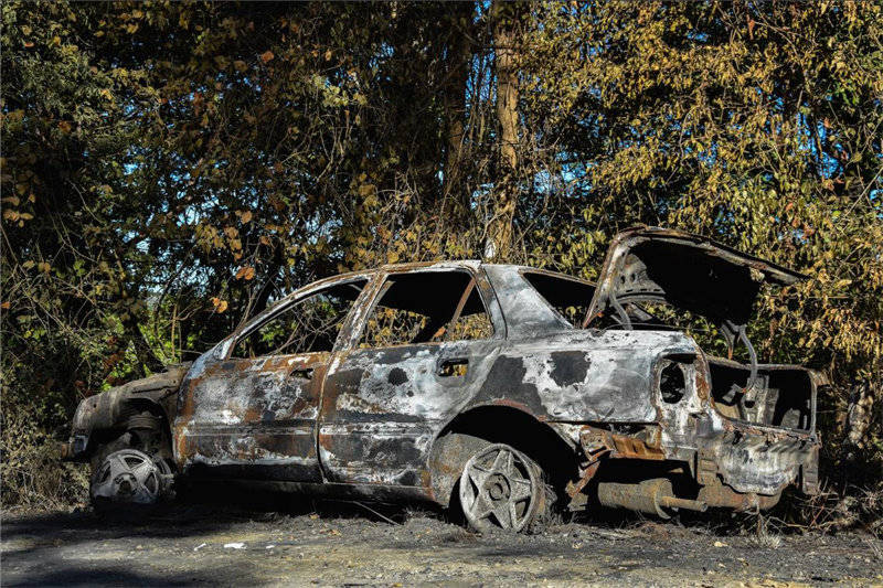 火烧车/报废车被秒空 零件或被换到新车？这些烂车生意还挺火的_搜狐汽车_搜狐网