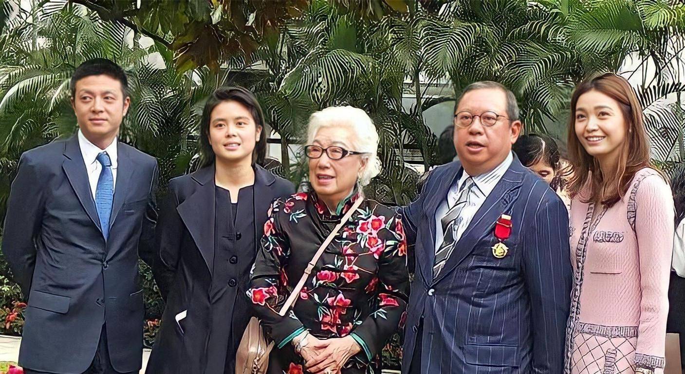 黎姿办活动众名媛到贺!林建岳小24岁女友罕露面,恋爱14年没结婚_林宝