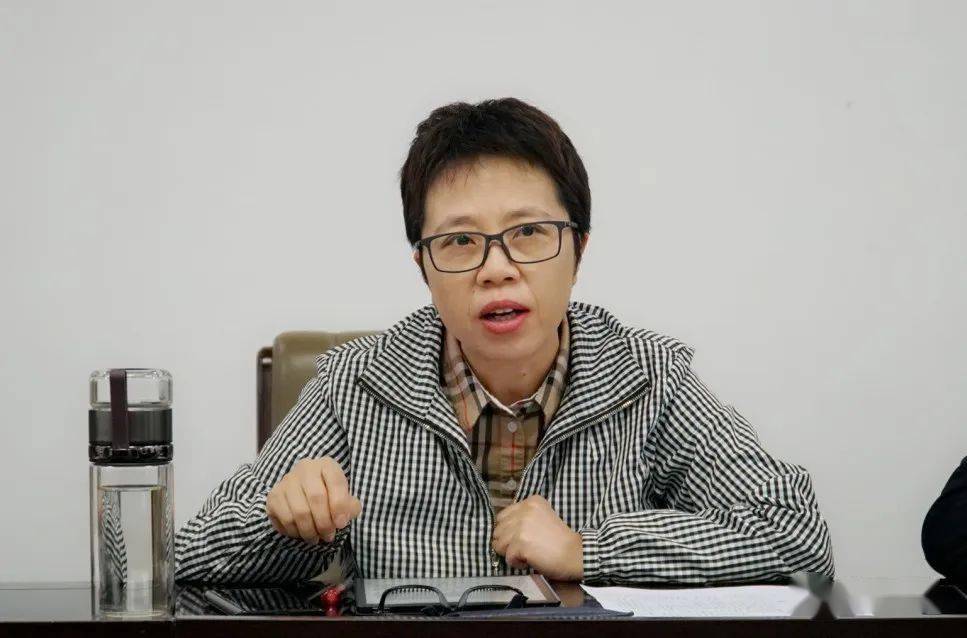 县委常委,县委宣传部部长李梅,副县长,县公安局局长施结品等参加接访.