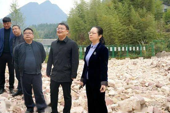 吴俞萍带队开展巡河巡林工作_生产_保护_水源