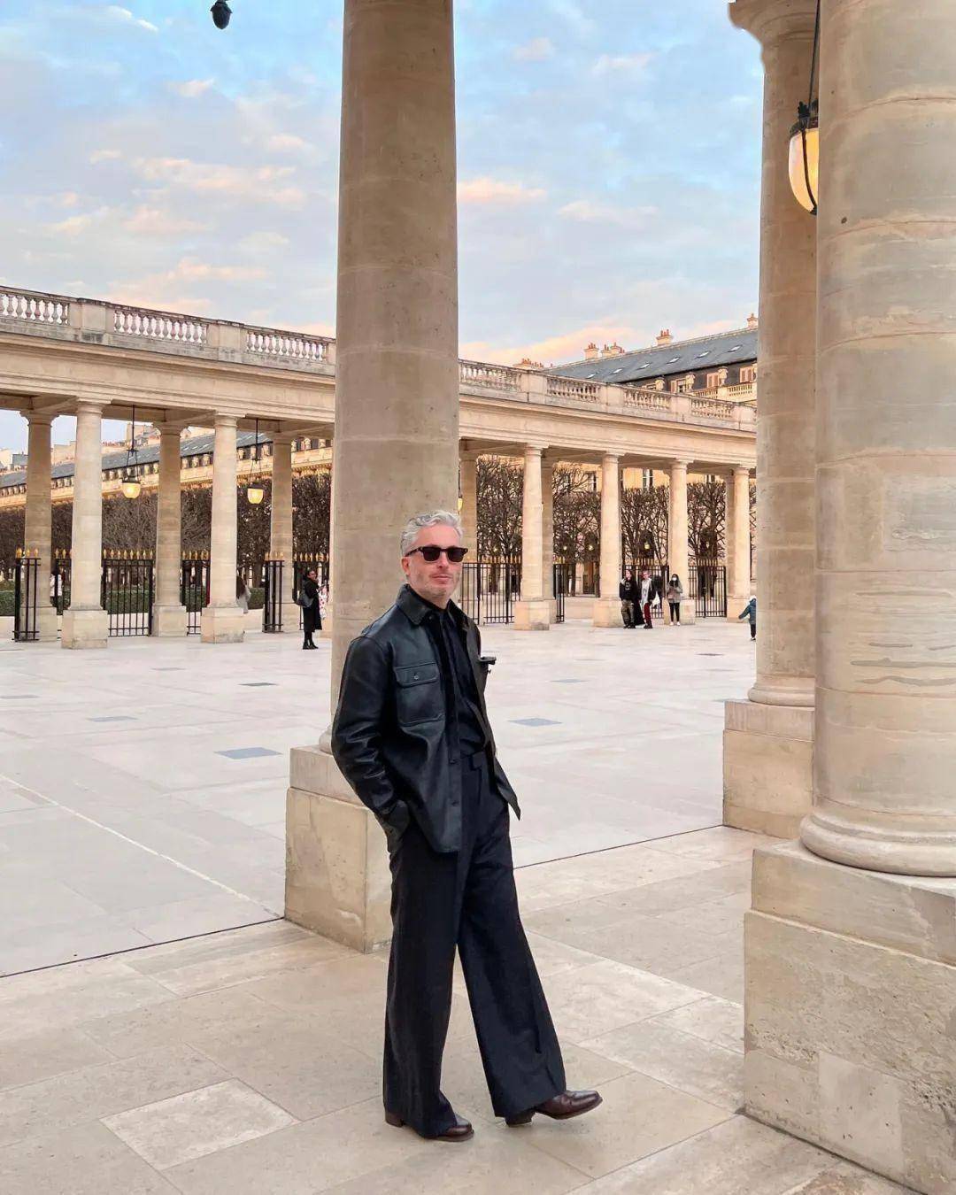 他是最会穿的室内设计师,西服,大衣和皮夹克,每一套都值得借鉴_造型