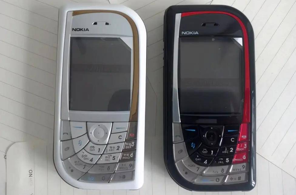 的4部诺基亚手机,一听到开机铃声就会跟唱-电脑系统问题-东森it信息网
