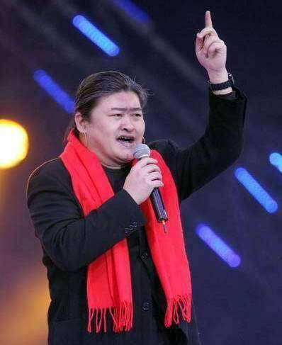 其实除了《我和你》,刘欢还有很多代表作的,比如他为《宝莲灯》唱的