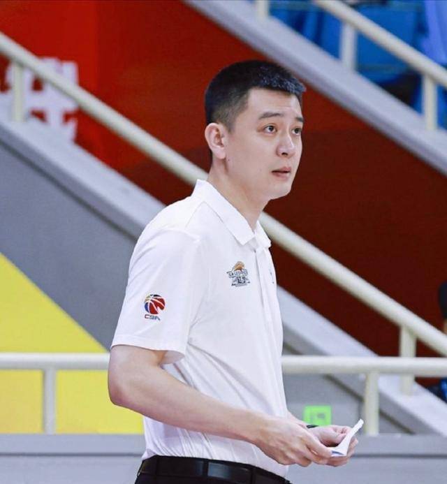 5秒杨鸣叫3次暂停难挽败局 谁之过?