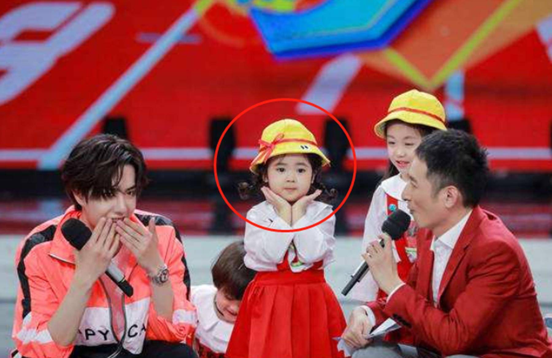 送女儿横漂,6岁已深谙娱乐圈之道,网友:下个林妙可_父母_孩子_香芋