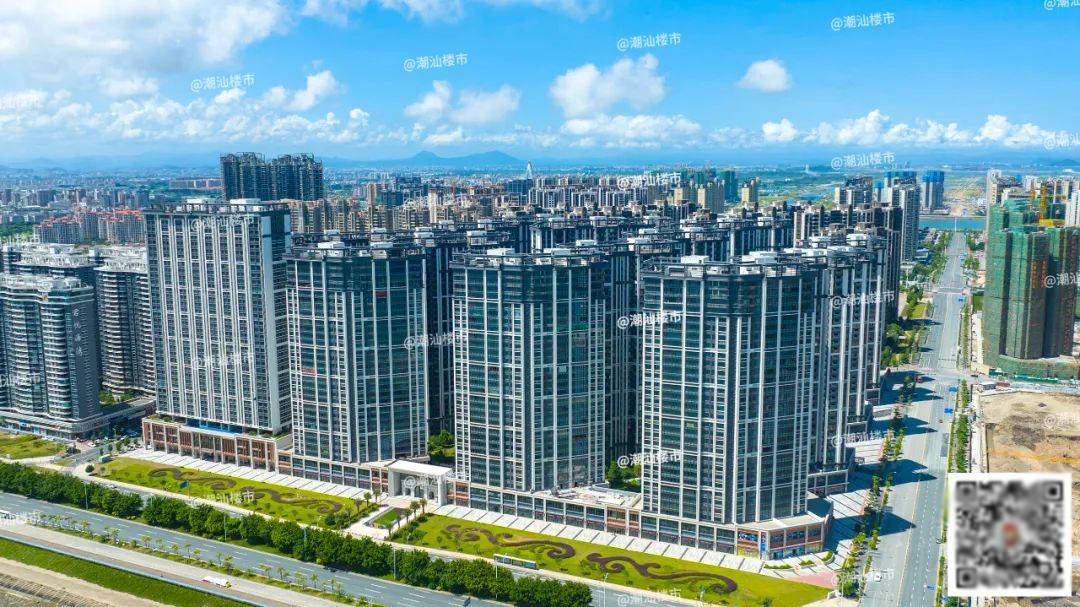 丨海璟天翡实景图听椰子说,他们身边的同行朋友,有一半都选择买在东