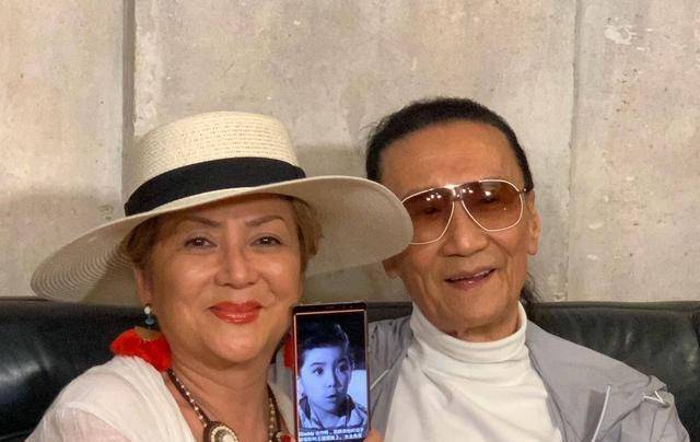 讲述了谢贤,冯宝宝,林雪三人在50年代曾是闻风丧胆的杀手三人组,但是