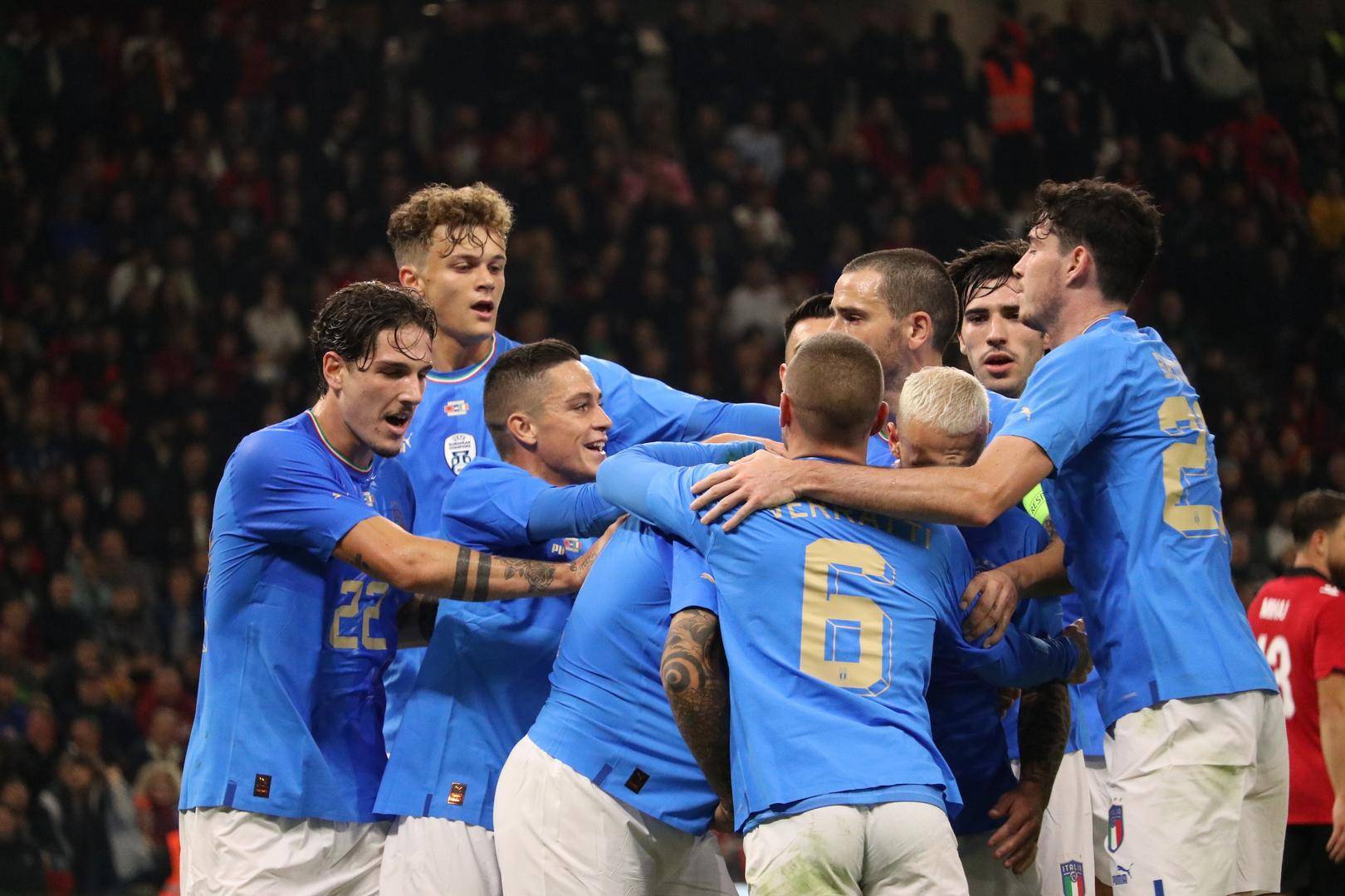 2006年小将为意大利队出场创百年纪录!他身上有16岁梅西的影子?