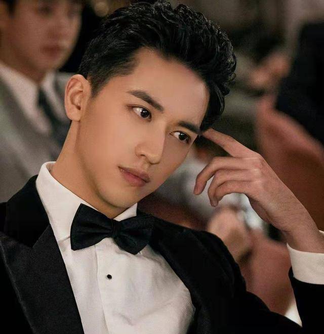 于是许魏洲解释说,自己的结婚是人生的大事,之前没