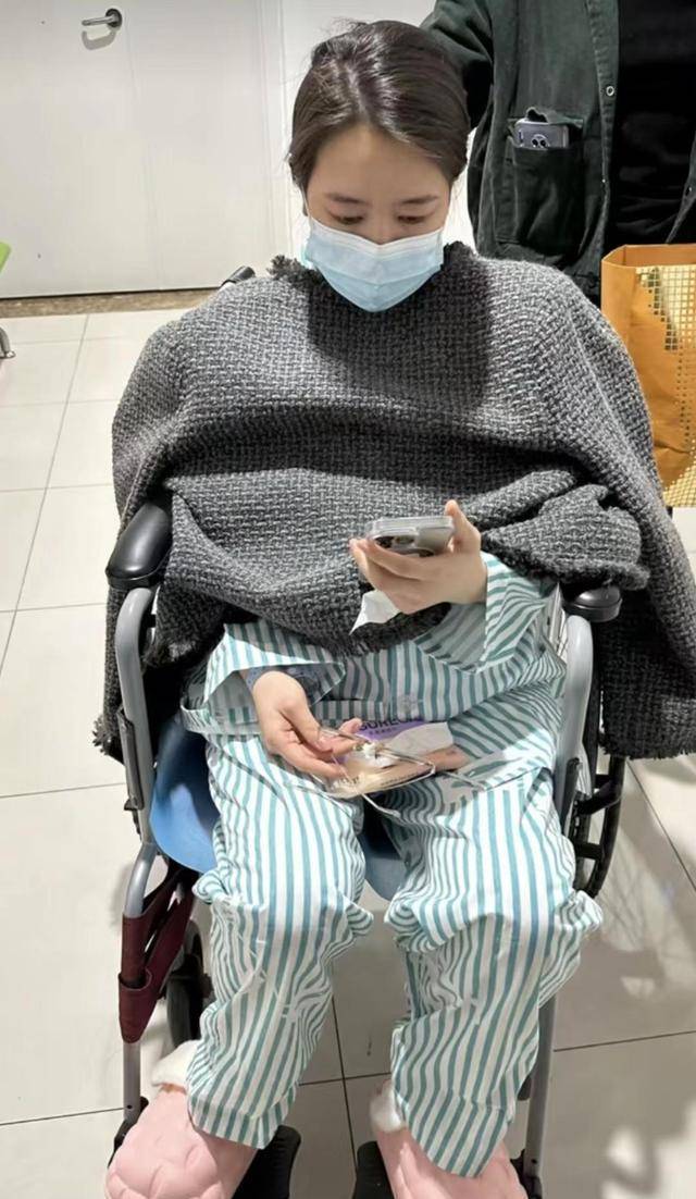 杨嫂坐轮椅好看,孩子性别热议_妻子_夫人_大洋