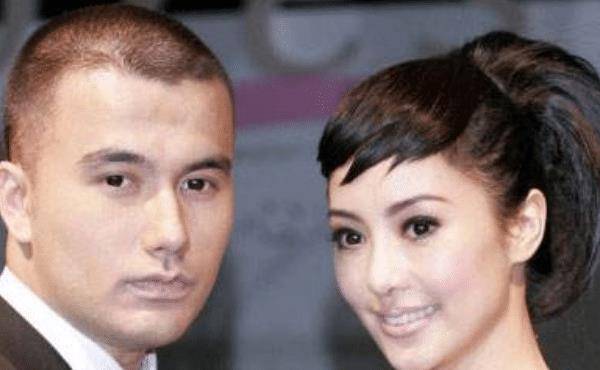 黄志玮以演偶像剧为主,早年做过模特大赛冠军,是个很帅气的演员_表演