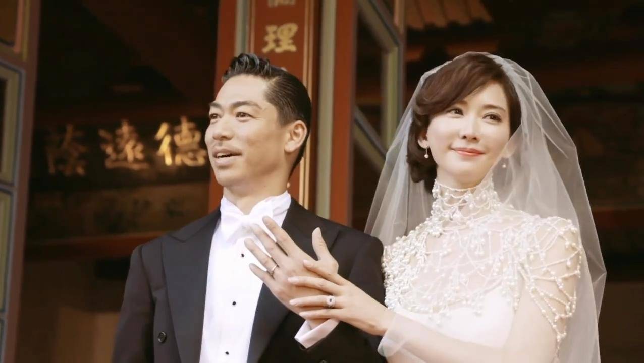 林志玲发文庆祝结婚三周年,深情告白丈夫,公开婚礼花絮惹哭网友