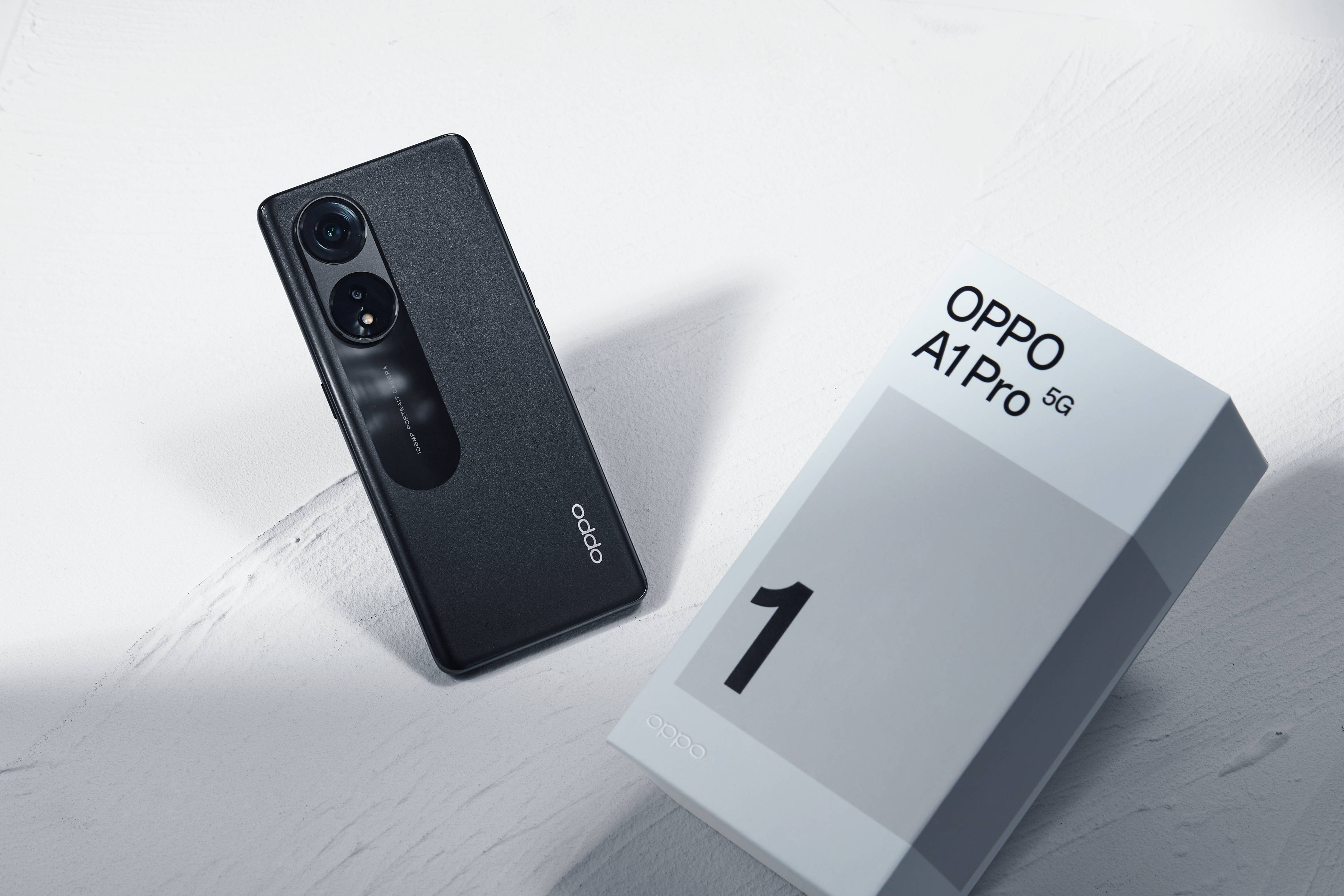 像刚发布的这款oppo a1 pro,屏幕就很卷,拥有2160hz超高频调光加持,且