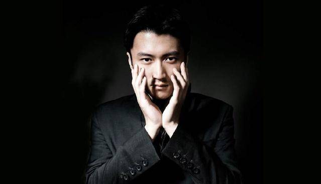 不陪儿子过生日却陪王菲度假网友大骂谢霆锋没责任心_张柏芝_什么_事